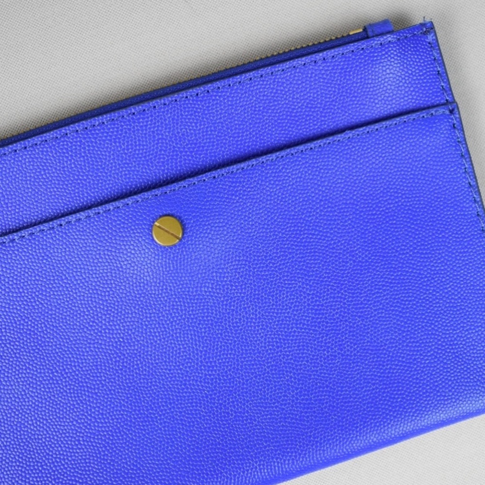 (J. Crew) Medium Pouch in Italian Leather - Picture 2 of 5